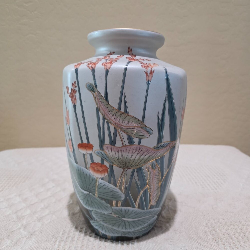 Vintage Asian Chinese Gold Accent Floral Flower TOYO Tall Square Vase